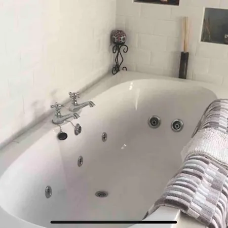 Annies Meadow. Knock (Mayo)